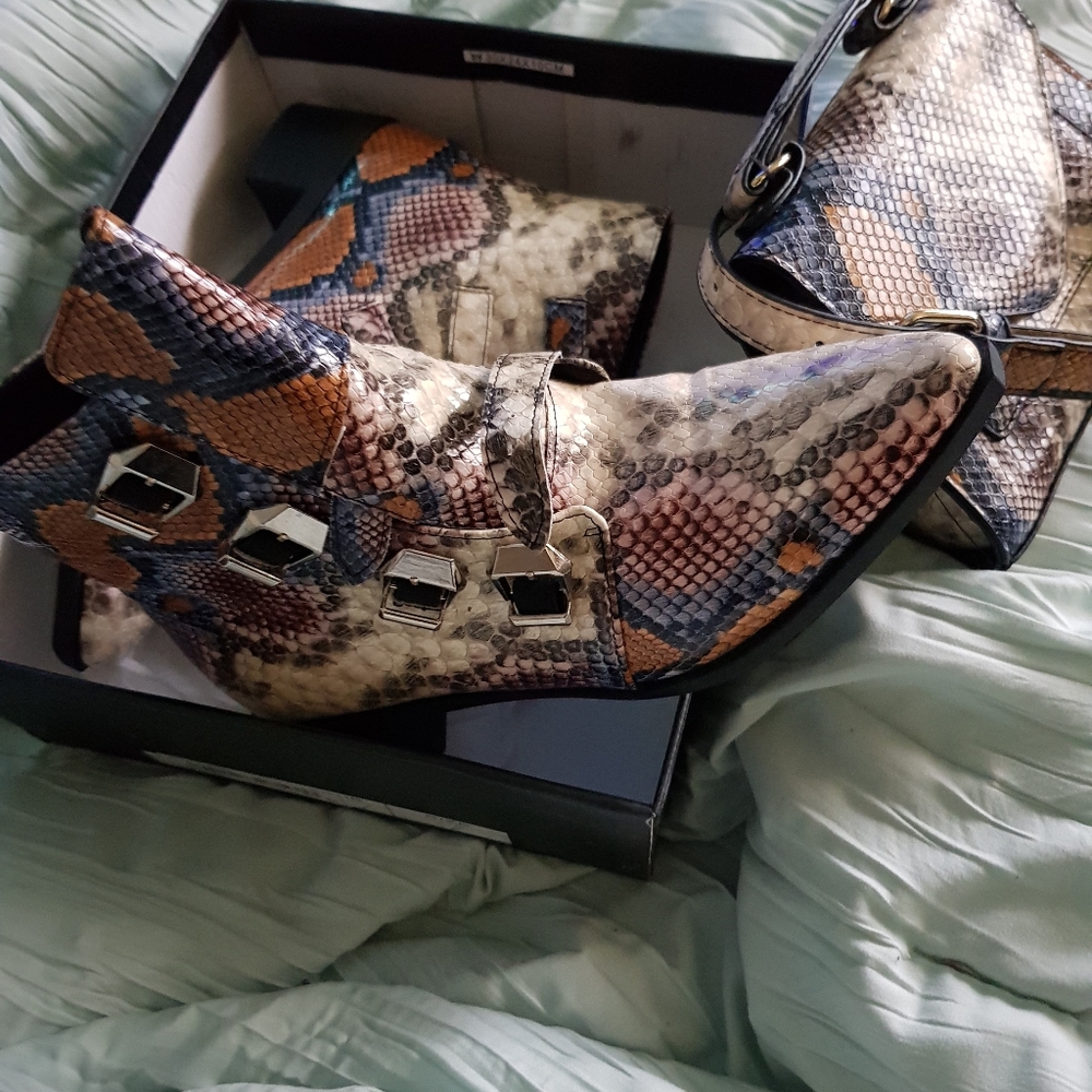 Multi Colored Snakeskin 7.5 Boots + crossbody bag